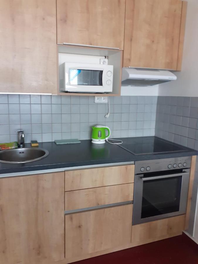 Auberge de jeunesse Km House Cerny Most à Prague Extérieur photo