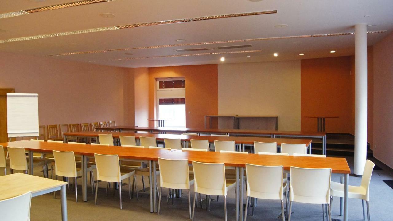Auberge de jeunesse Km House Cerny Most à Prague Extérieur photo