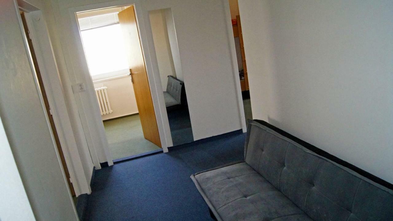 Auberge de jeunesse Km House Cerny Most à Prague Extérieur photo