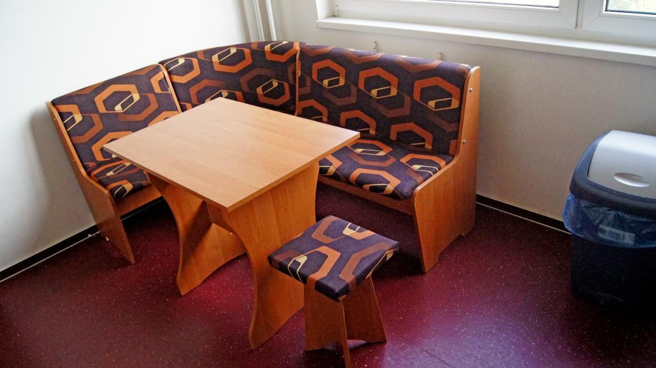 Auberge de jeunesse Km House Cerny Most à Prague Extérieur photo